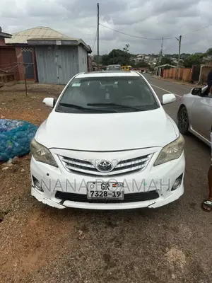 Toyota Corolla 2013 White