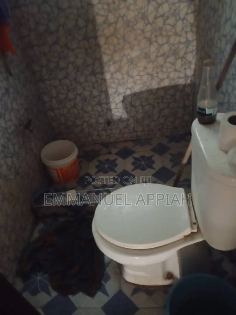 1bdrm Room & Parlour in Ablekuma Fan Milk for rent
