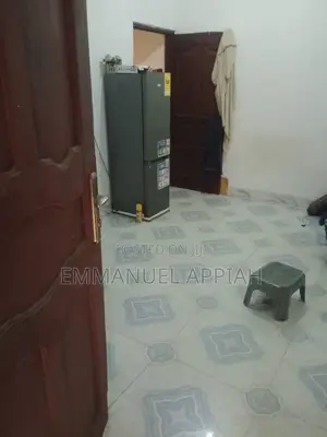 1bdrm Room & Parlour in Ablekuma Fan Milk for rent