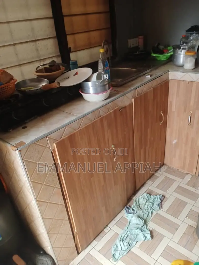 1bdrm Room & Parlour in Ablekuma Fan Milk for rent