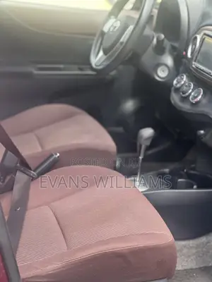 Toyota Vitz 1.3 FWD 3dr 2011