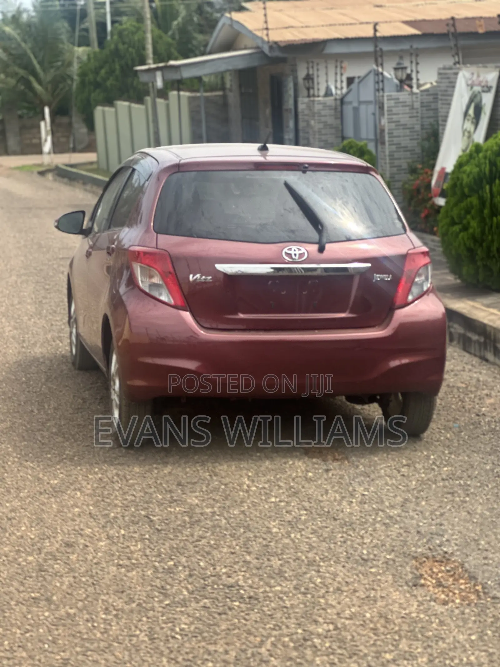Toyota Vitz 1.3 FWD 3dr 2011