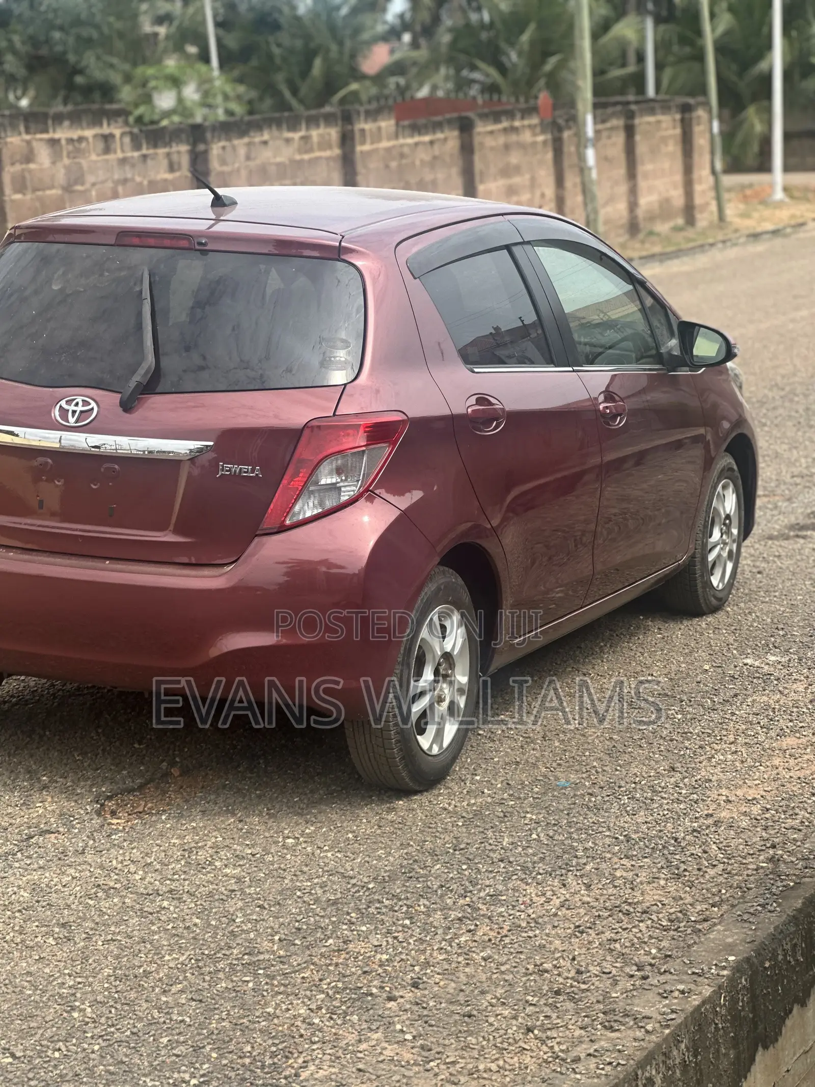 Toyota Vitz 1.3 FWD 3dr 2011