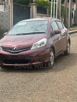 Toyota Vitz 1.3 FWD 3dr 2011