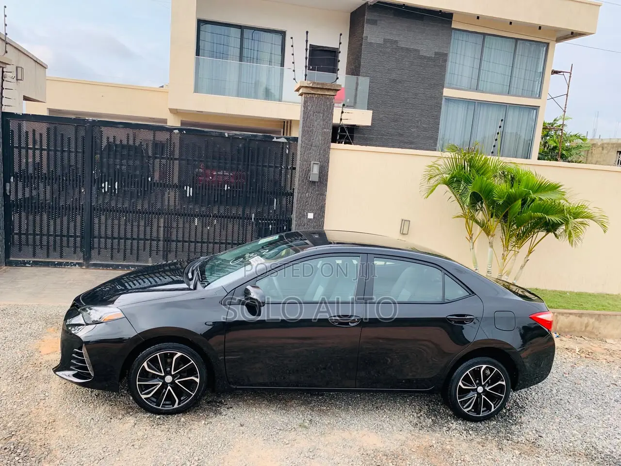 Toyota Corolla LE 4dr Sedan (1.8L 4cyl CVT) 2017 Black