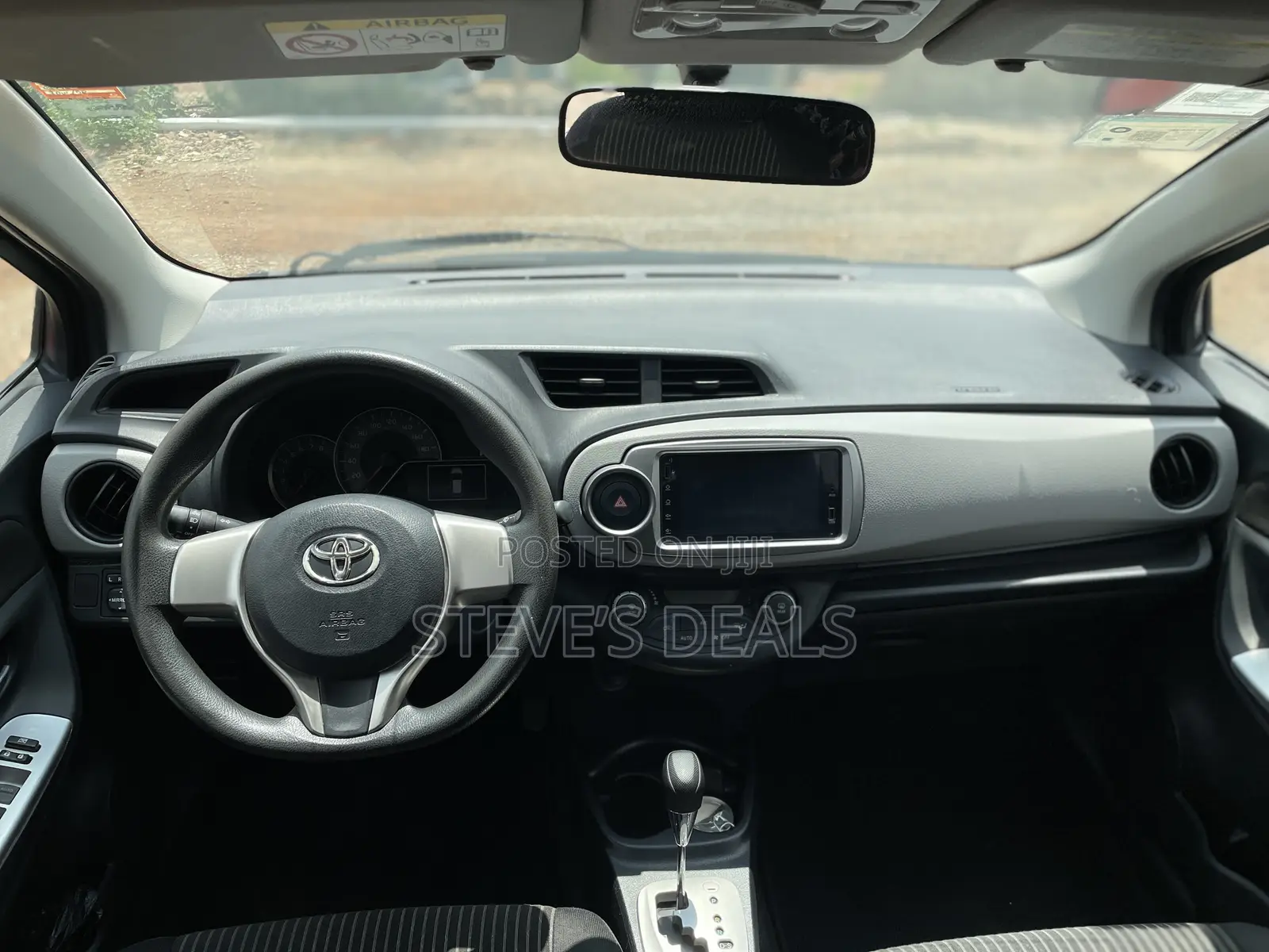 Toyota Vitz 1.3 FWD 5dr 2015 Burgundy