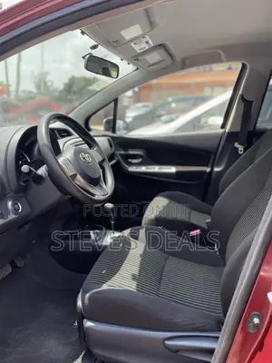 Toyota Vitz 1.3 FWD 5dr 2015 Burgundy