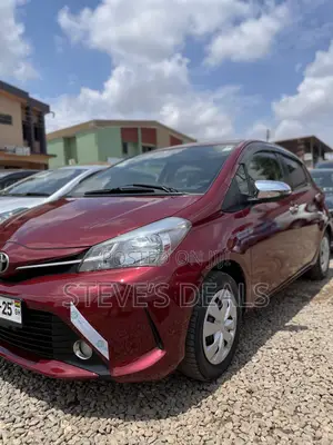 Toyota Vitz 1.3 FWD 5dr 2015 Burgundy