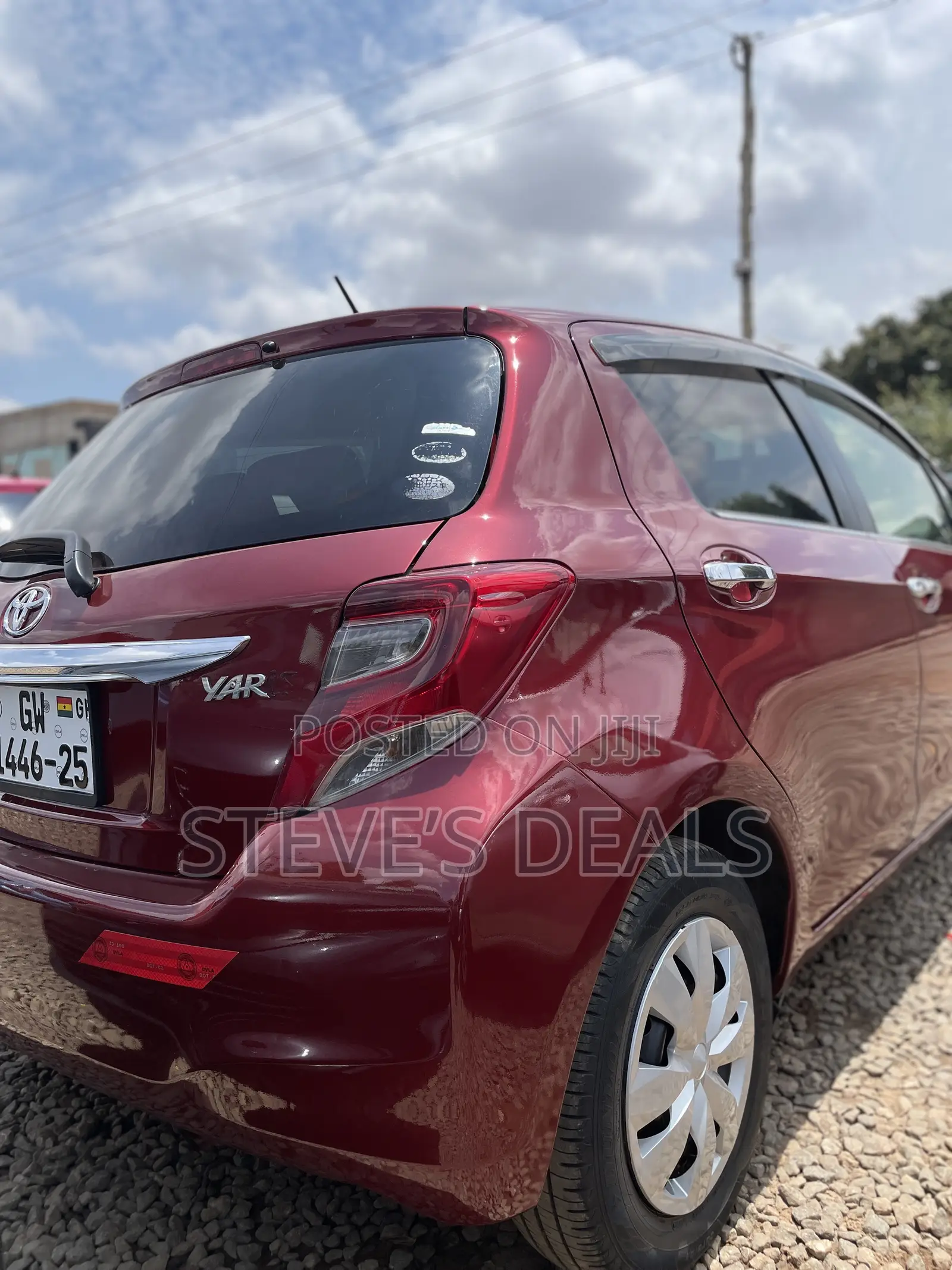 Toyota Vitz 1.3 FWD 5dr 2015 Burgundy