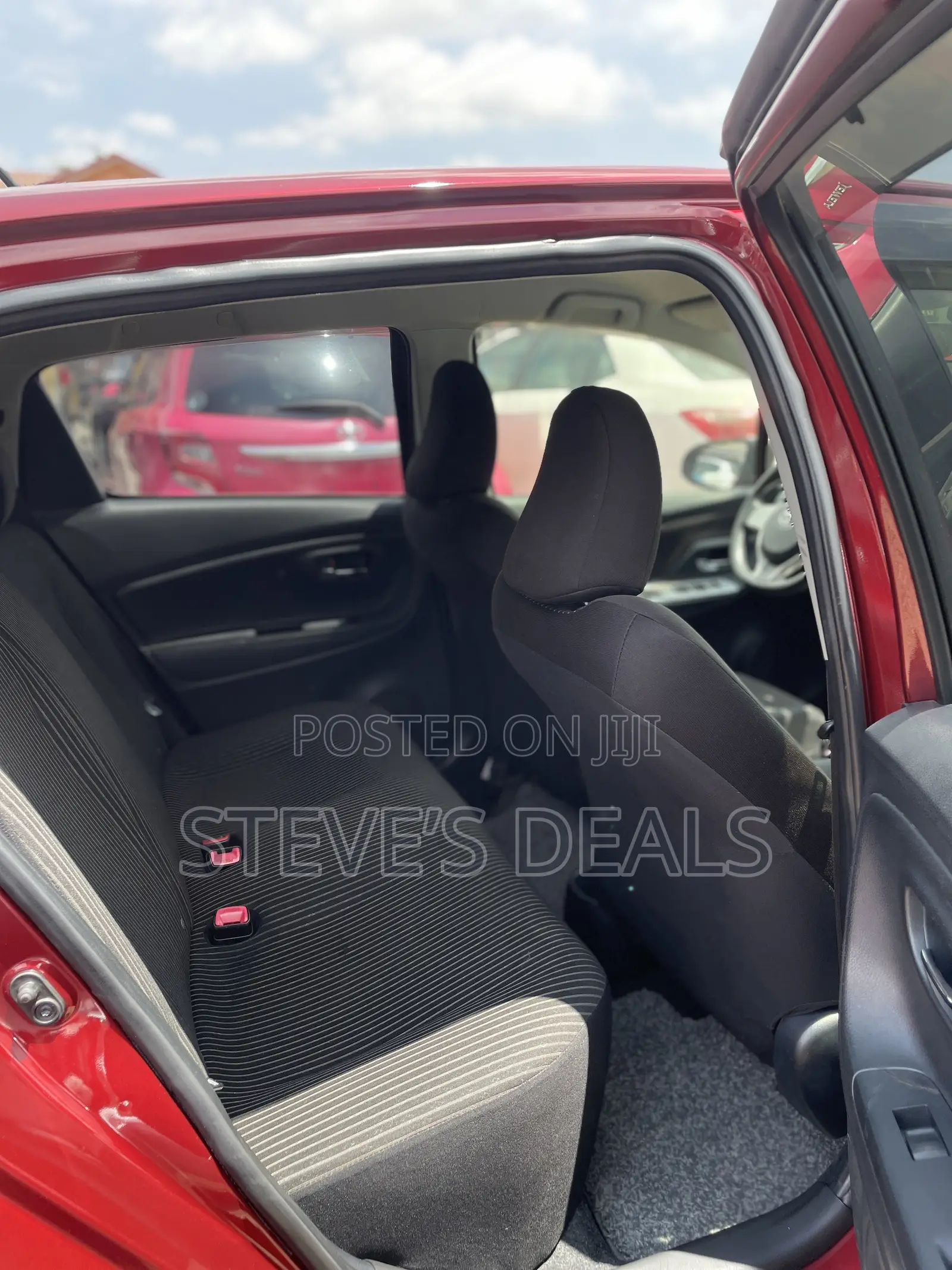 Toyota Vitz 1.3 FWD 5dr 2015 Burgundy