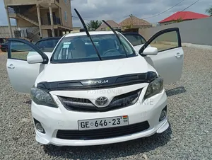 Toyota Corolla 2012 White