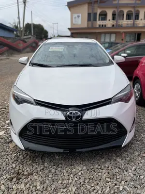 Toyota Corolla LE 4dr Sedan (1.8L 4cyl CVT) 2017 White