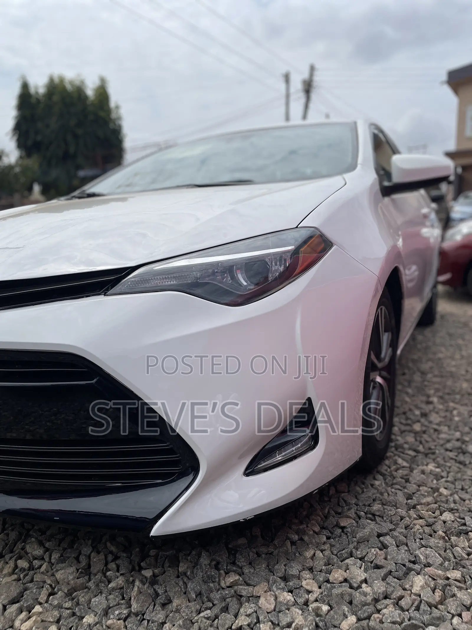 Toyota Corolla LE 4dr Sedan (1.8L 4cyl CVT) 2017 White