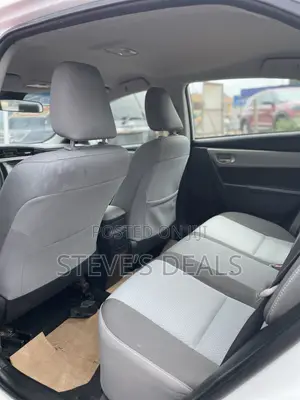 Toyota Corolla LE 4dr Sedan (1.8L 4cyl CVT) 2017 White