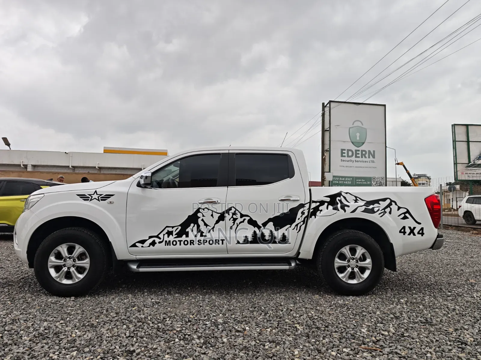 Nissan Navara 2019 White