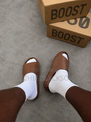 Yeezy Slides Coffee