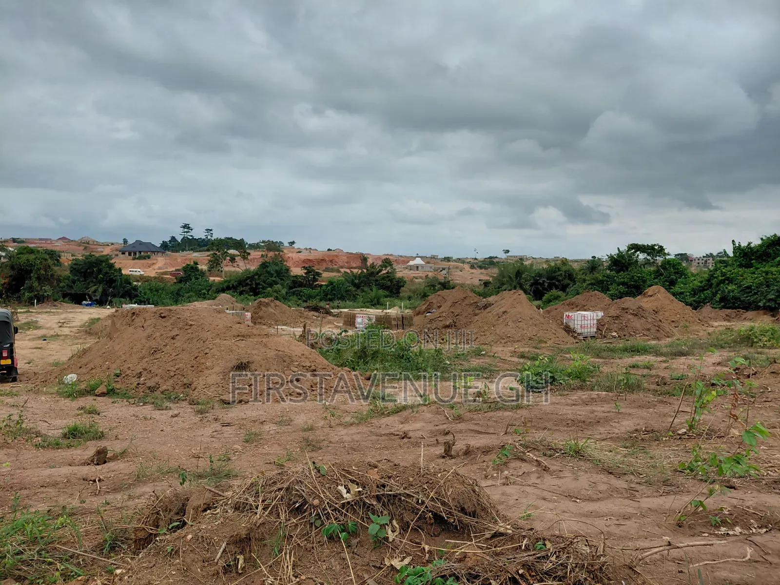Plots of Land for Residence/Farmland