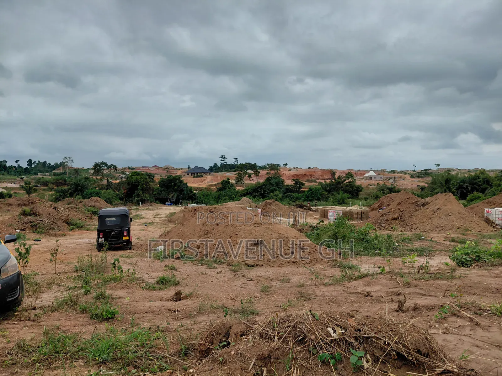 Plots of Land for Residence/Farmland