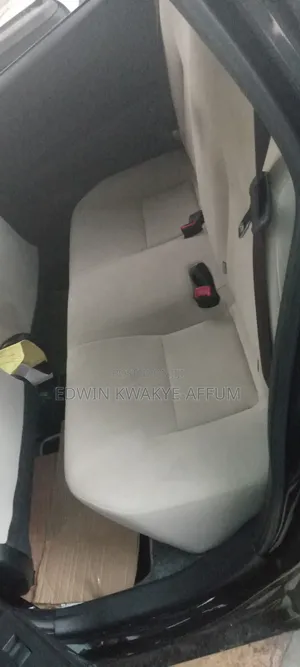 Toyota Vitz 1.0 FWD 5dr 2013 Black