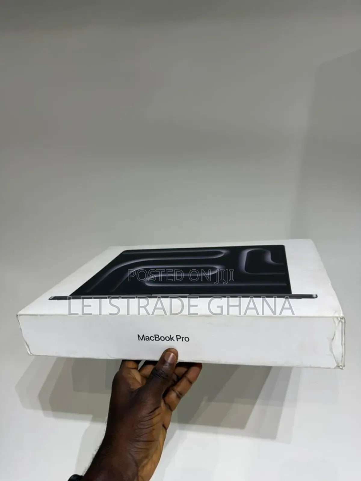 New Laptop Apple MacBook Pro 2025 M5 16GB Apple M5 Pro SSD 1T