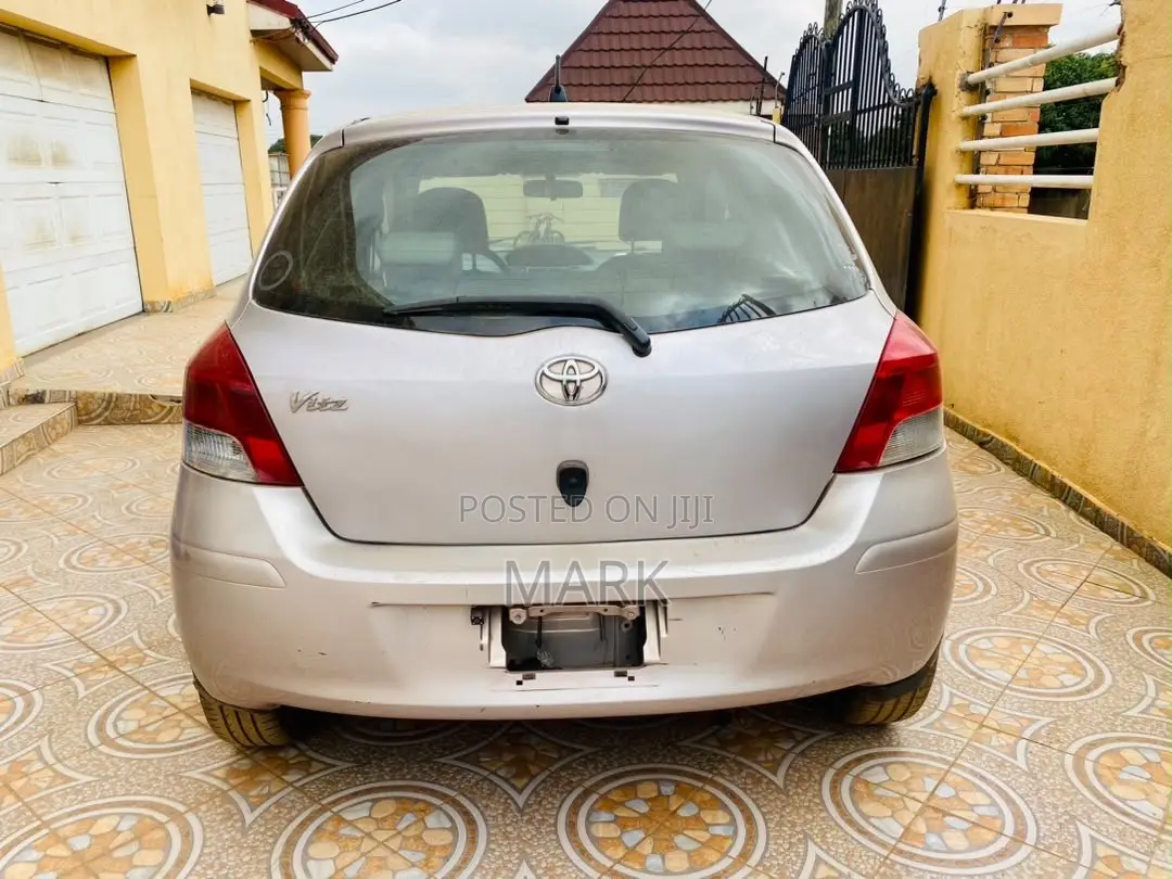 Toyota Vitz 2010
