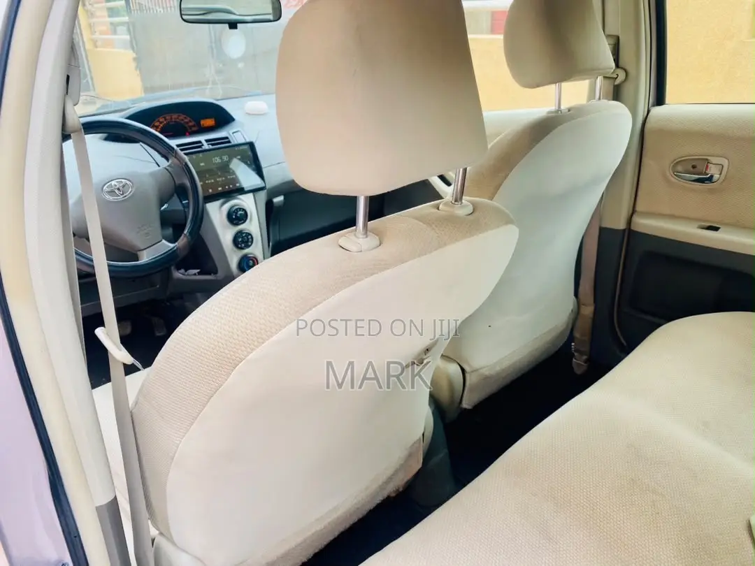 Toyota Vitz 2010
