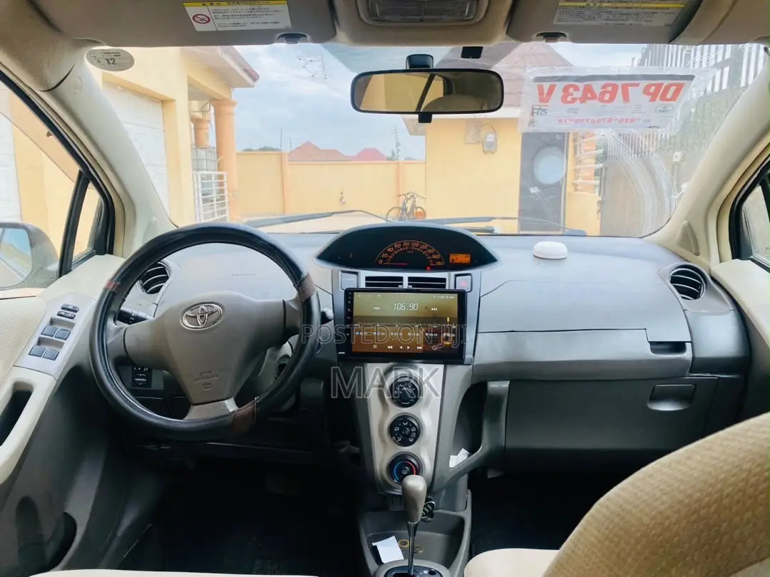 Toyota Vitz 2010