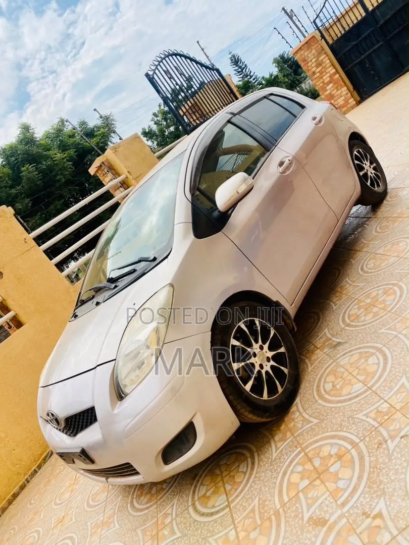 Toyota Vitz 2010