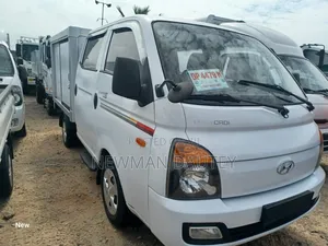 Hyundai Porta Double Cabin Container Automatic