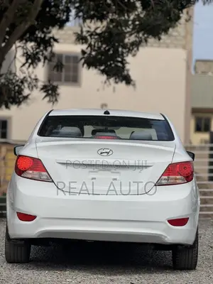 Hyundai Accent SE Sedan 2016 White