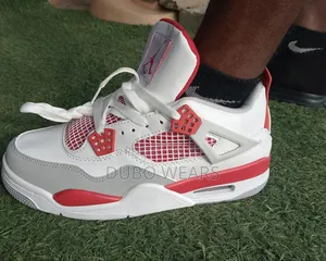 Air Jordan 4
