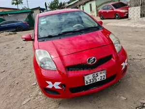 Toyota Vitz 1.3 FWD 5dr 2010 Red
