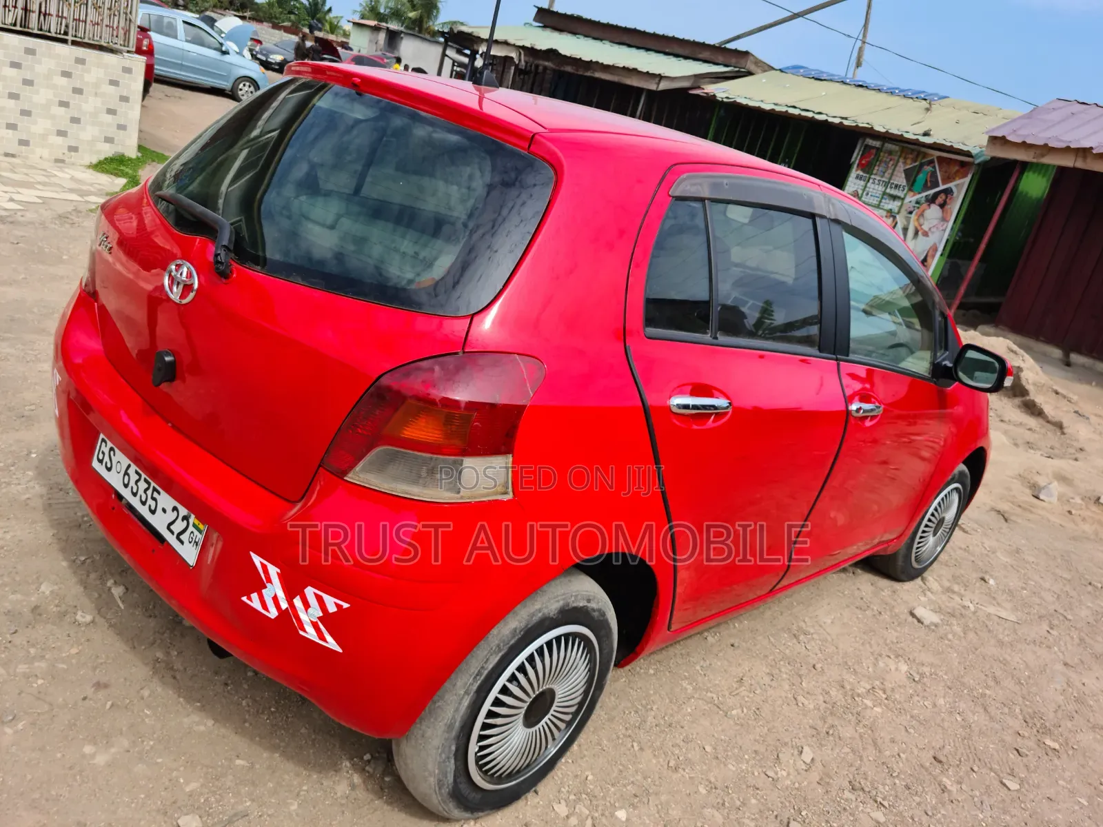 Toyota Vitz 1.3 FWD 5dr 2010 Red