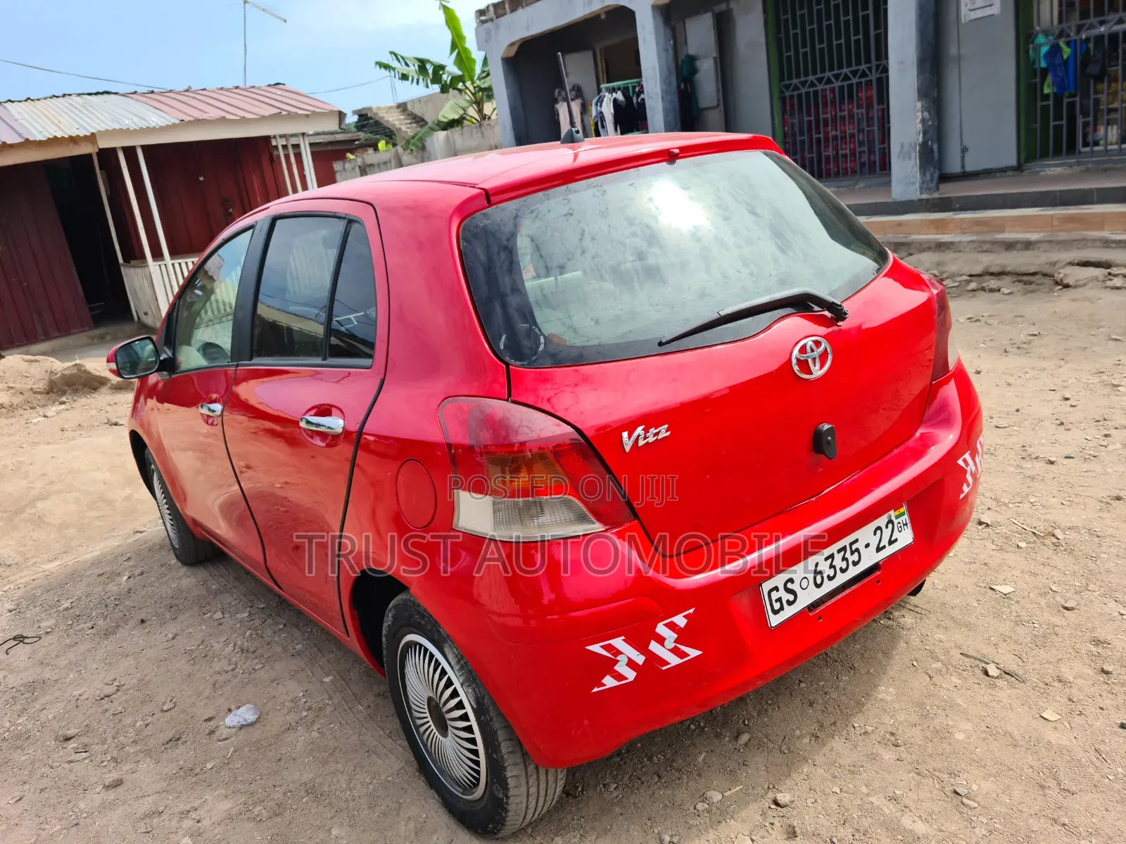 Toyota Vitz 1.3 FWD 5dr 2010 Red