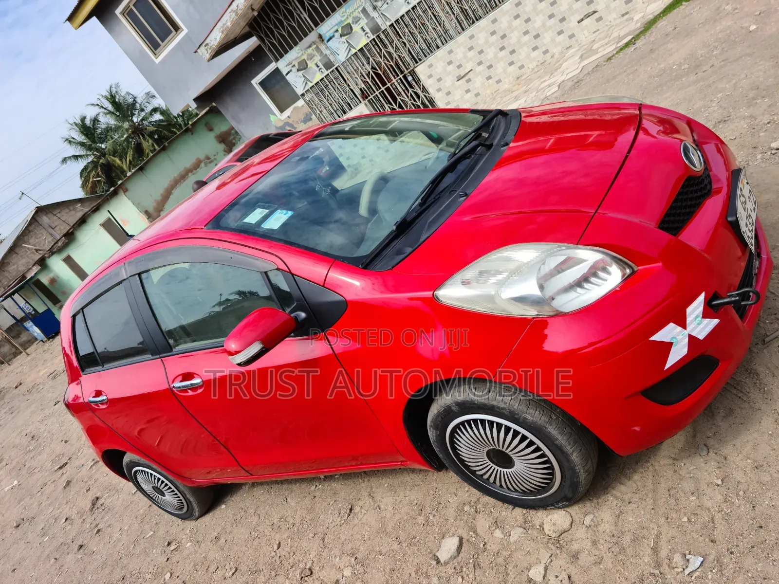 Toyota Vitz 1.3 FWD 5dr 2010 Red
