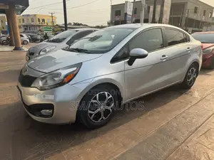 Kia Rio LX 4dr Sedan (1.6L 4cyl 6M) 2013 Silver