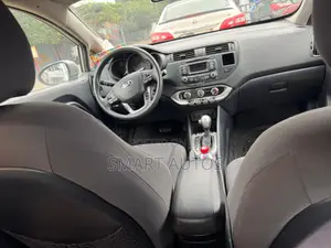 Kia Rio LX 4dr Sedan (1.6L 4cyl 6M) 2013 Silver