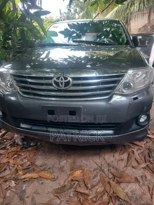 Toyota Fortuner 2.7 AWD 2014 Black