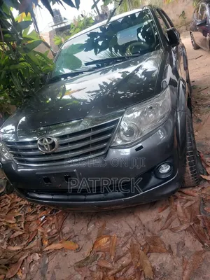 Toyota Fortuner 2.7 AWD 2014 Black