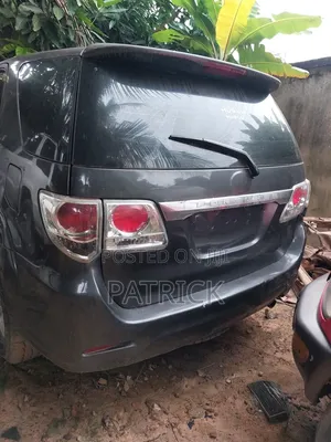 Toyota Fortuner 2.7 AWD 2014 Black