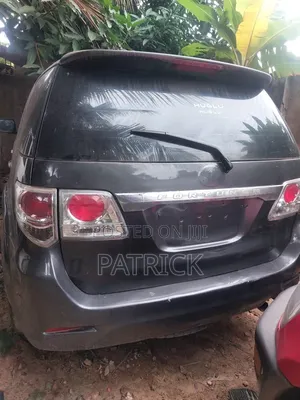 Toyota Fortuner 2.7 AWD 2014 Black