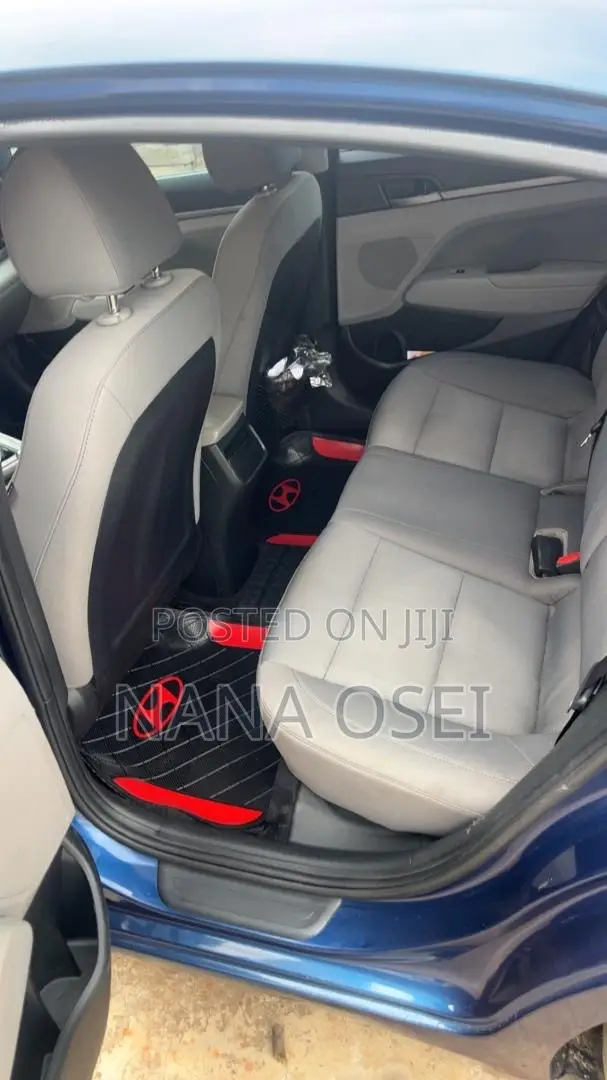 Hyundai Elantra SE Sedan FWD (2.0L 4cyl 6M) 2017 Blue