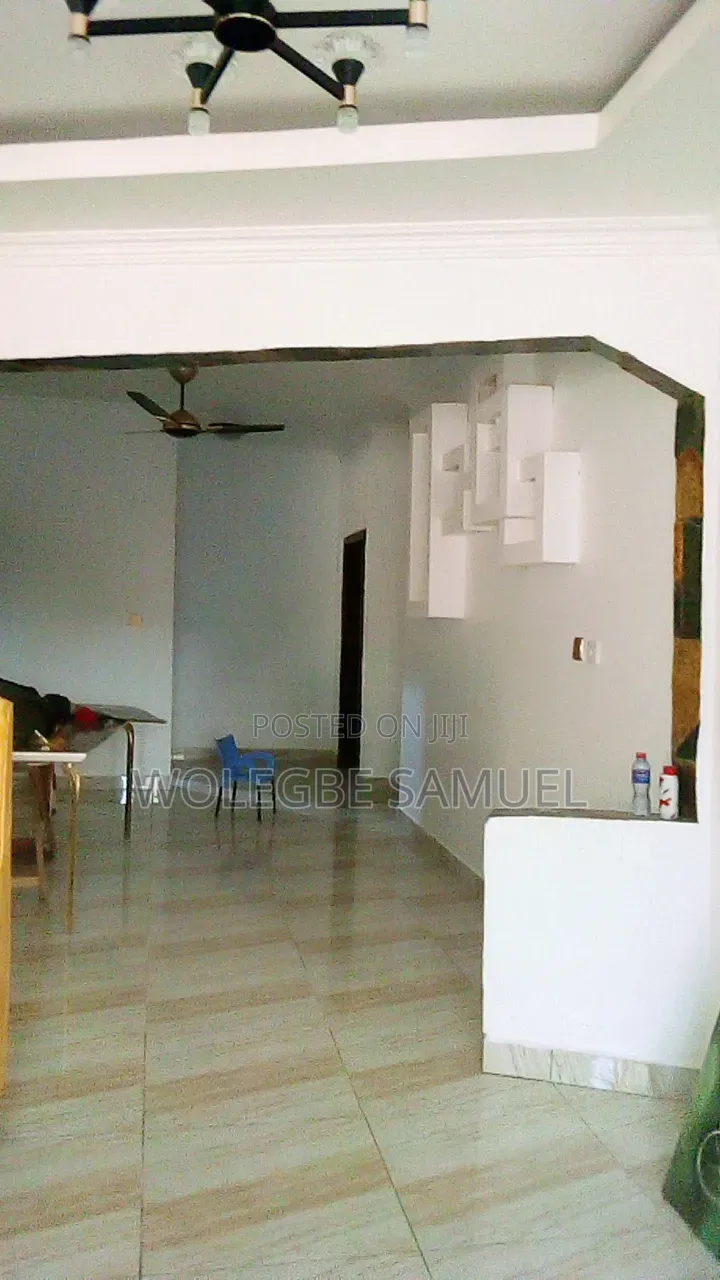 3bdrm House in Lashibi, Sakumono for rent
