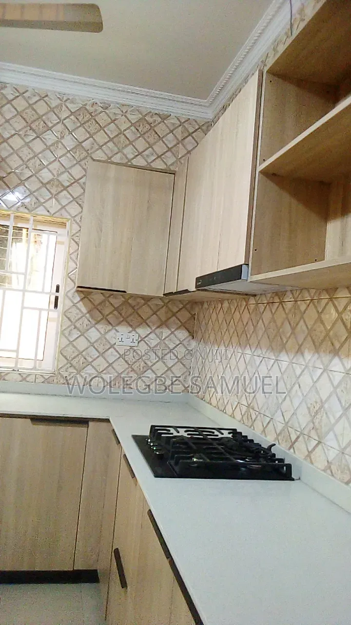 3bdrm House in Lashibi, Sakumono for rent