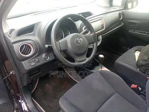 Toyota Vitz 1.3 FWD 3dr 2013