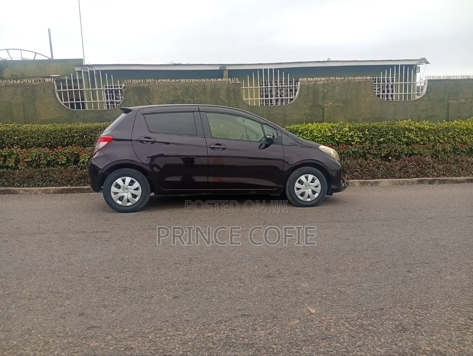 Toyota Vitz 1.3 FWD 3dr 2013