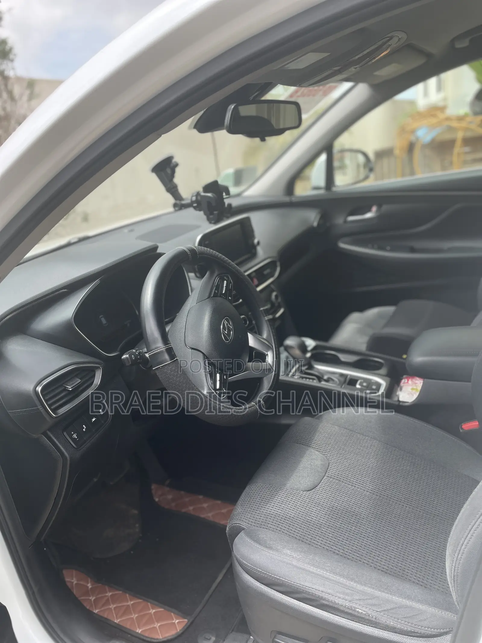Hyundai Santa Fe 2019 White