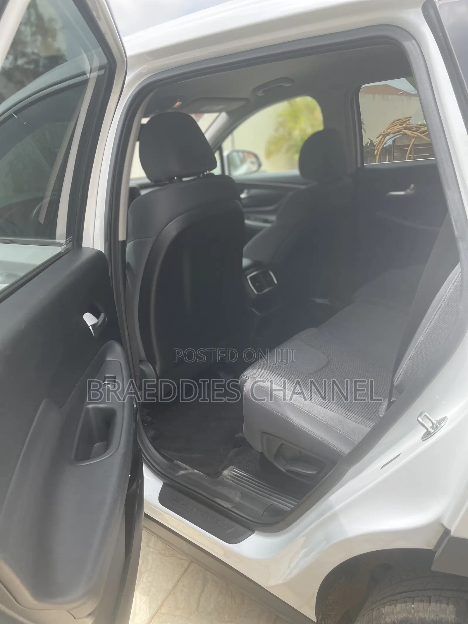 Hyundai Santa Fe 2019 White
