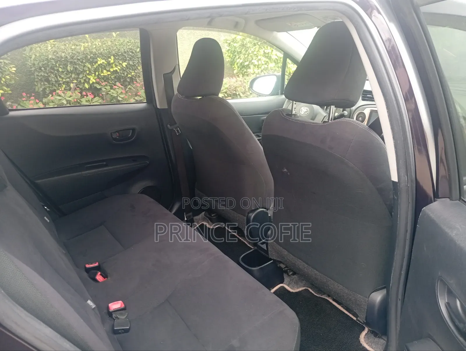 Toyota Vitz 1.3 FWD 3dr 2013