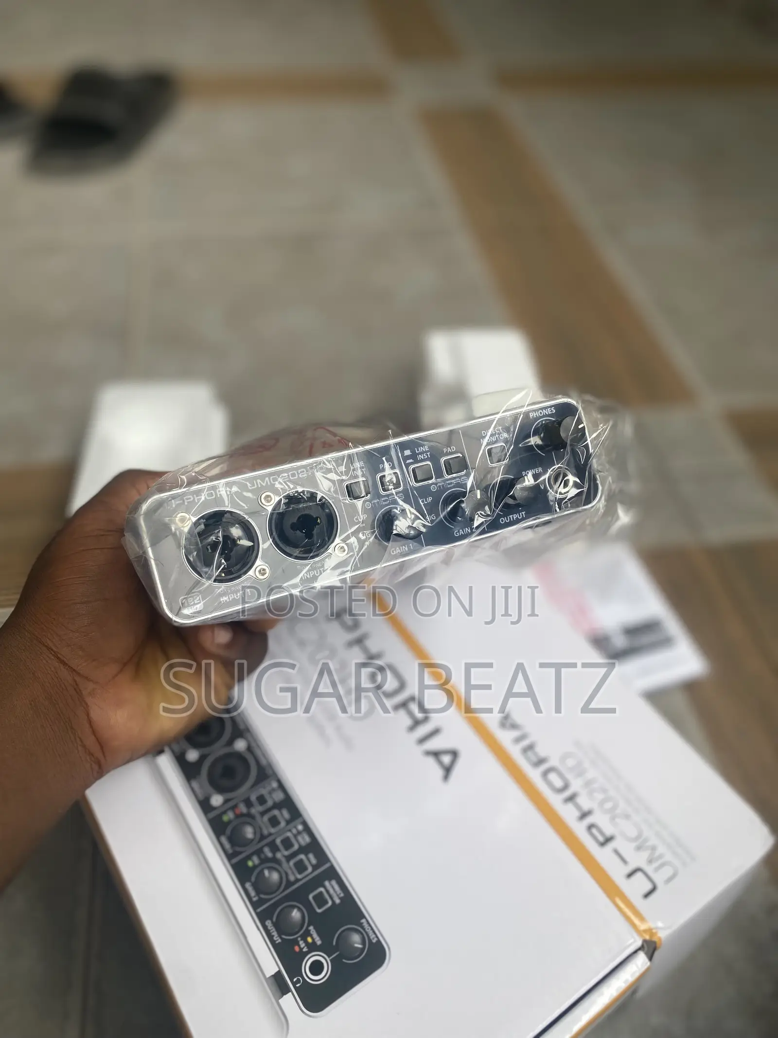 Behringer UMC 202HD Audio Interface.Sound Card